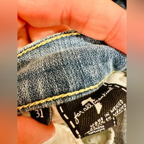 7 for All Mankind Josefina in Bright Light- 31 - Picture 10 of 11